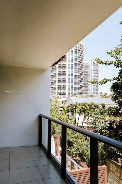 En Venta: $1,495,000 (3 camas, 3 baños, 1944 Pies cuadrados)