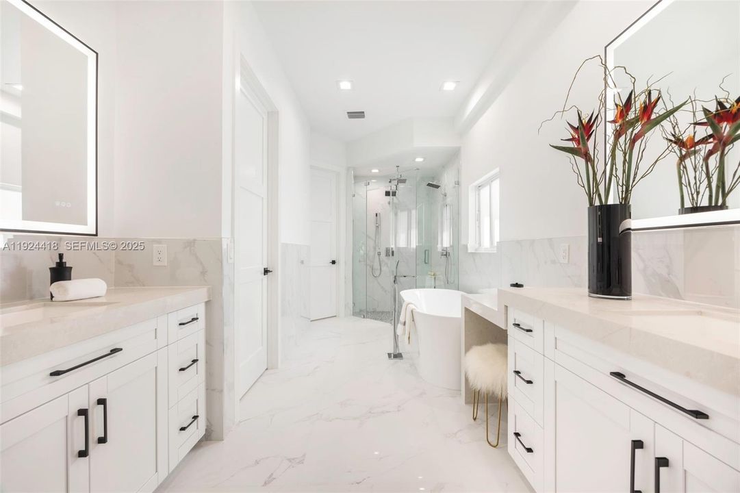 For Sale: $2,495,000 (5 beds, 3 baths, 2754 Square Feet)