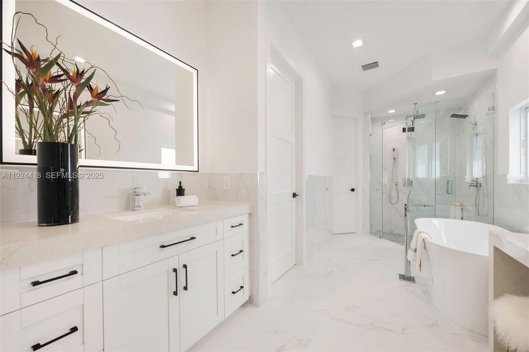 For Sale: $2,495,000 (5 beds, 3 baths, 2754 Square Feet)