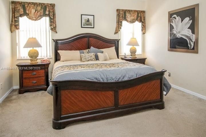 出租: $3,300 (5 贝兹, 4 浴室, 0 平方英尺)