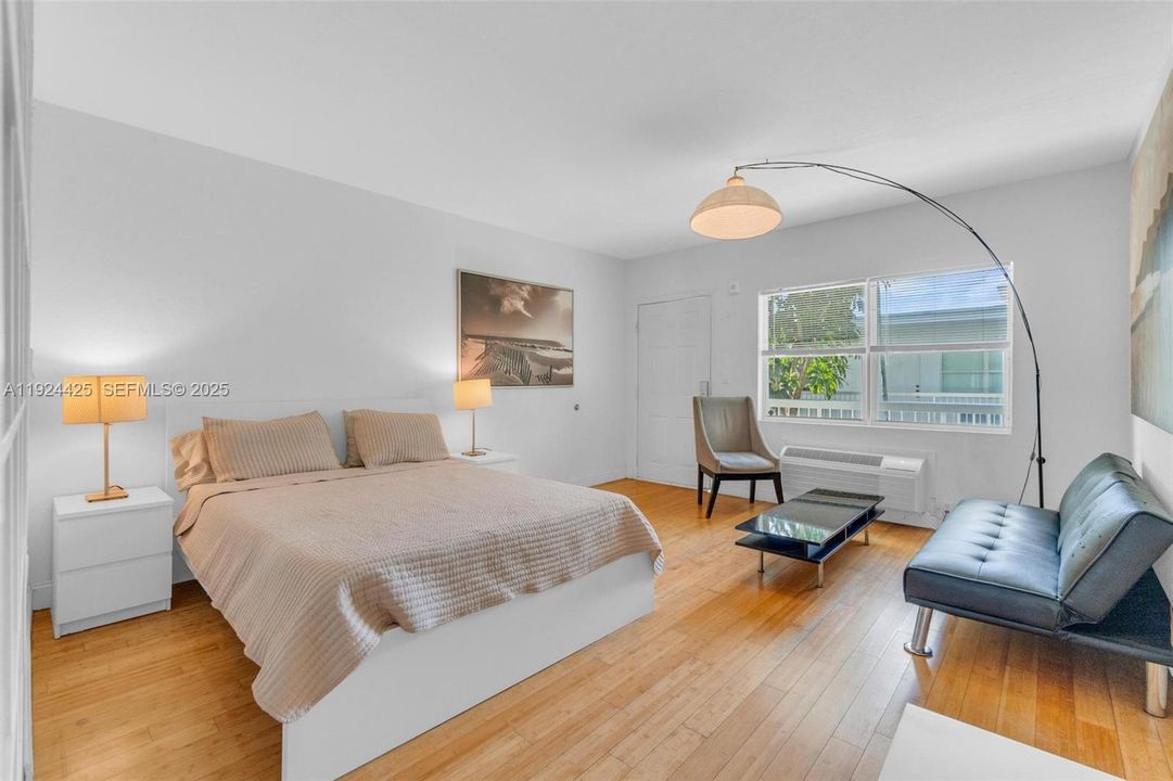 待售: $175,000 (0 贝兹, 1 浴室, 465 平方英尺)