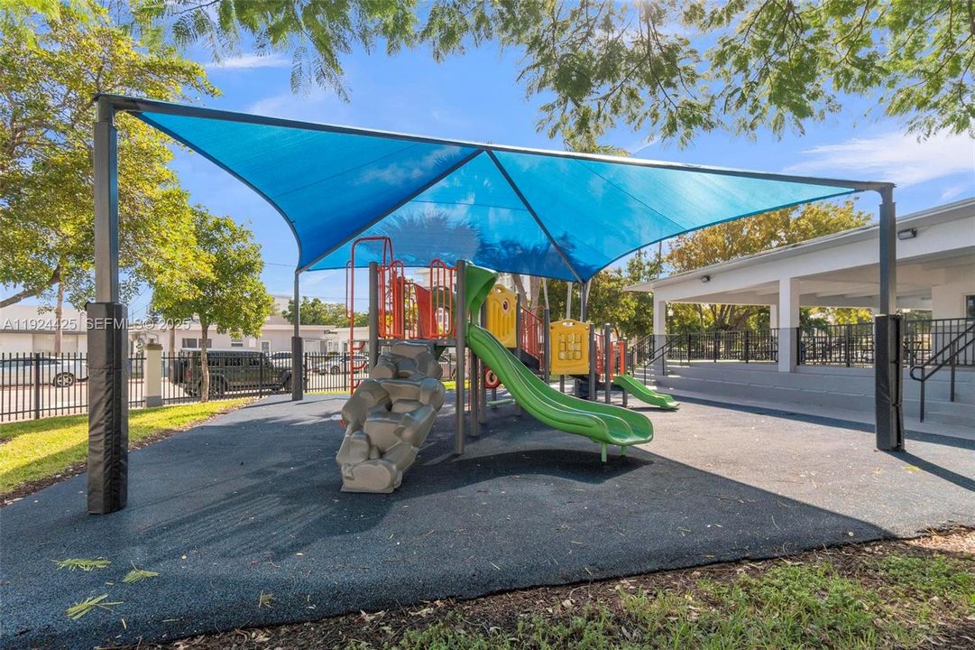 待售: $175,000 (0 贝兹, 1 浴室, 465 平方英尺)