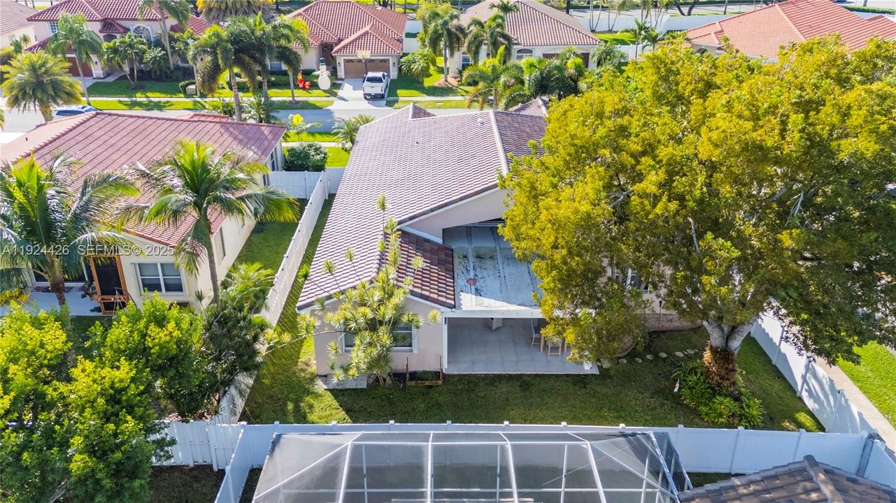 For Sale: $870,000 (4 beds, 2 baths, 2394 Square Feet)