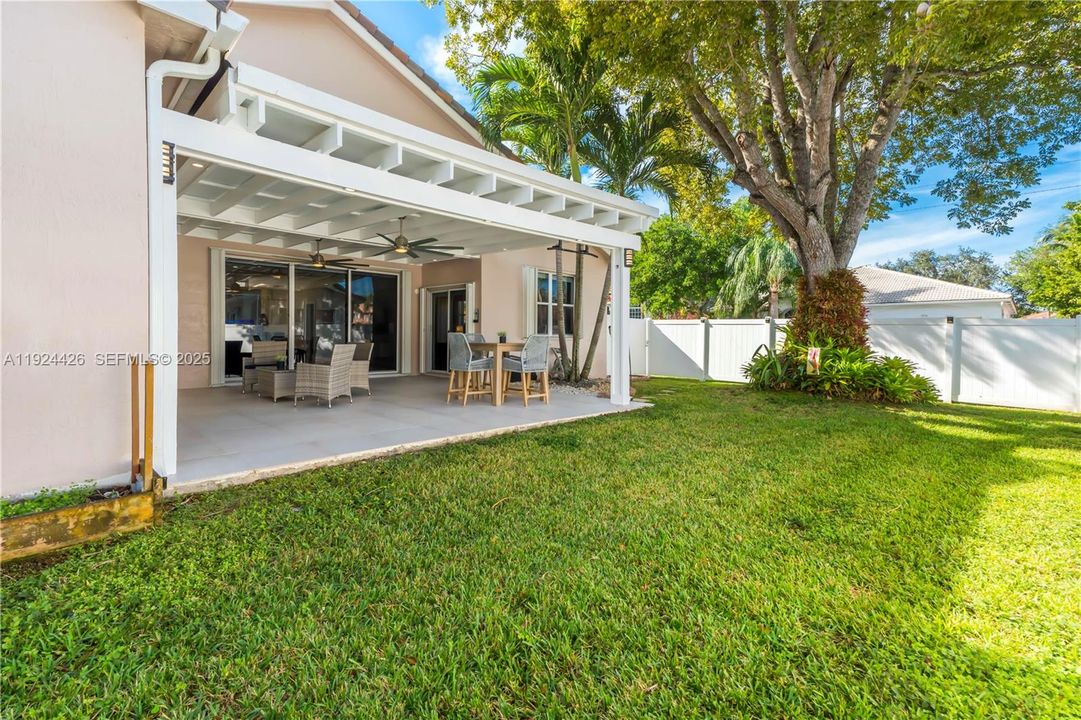 For Sale: $870,000 (4 beds, 2 baths, 2394 Square Feet)