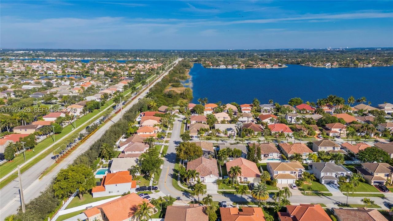 For Sale: $870,000 (4 beds, 2 baths, 2394 Square Feet)