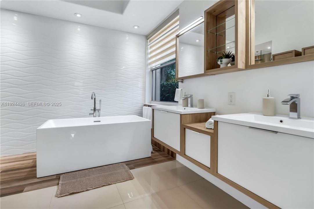 For Sale: $870,000 (4 beds, 2 baths, 2394 Square Feet)