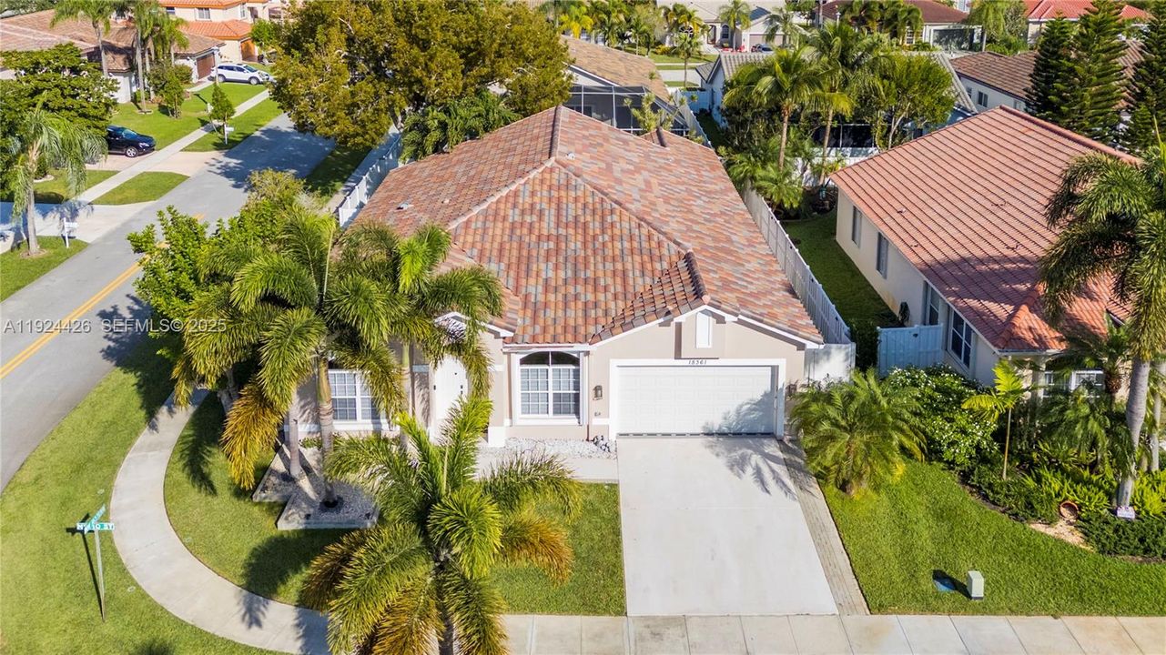 For Sale: $870,000 (4 beds, 2 baths, 2394 Square Feet)