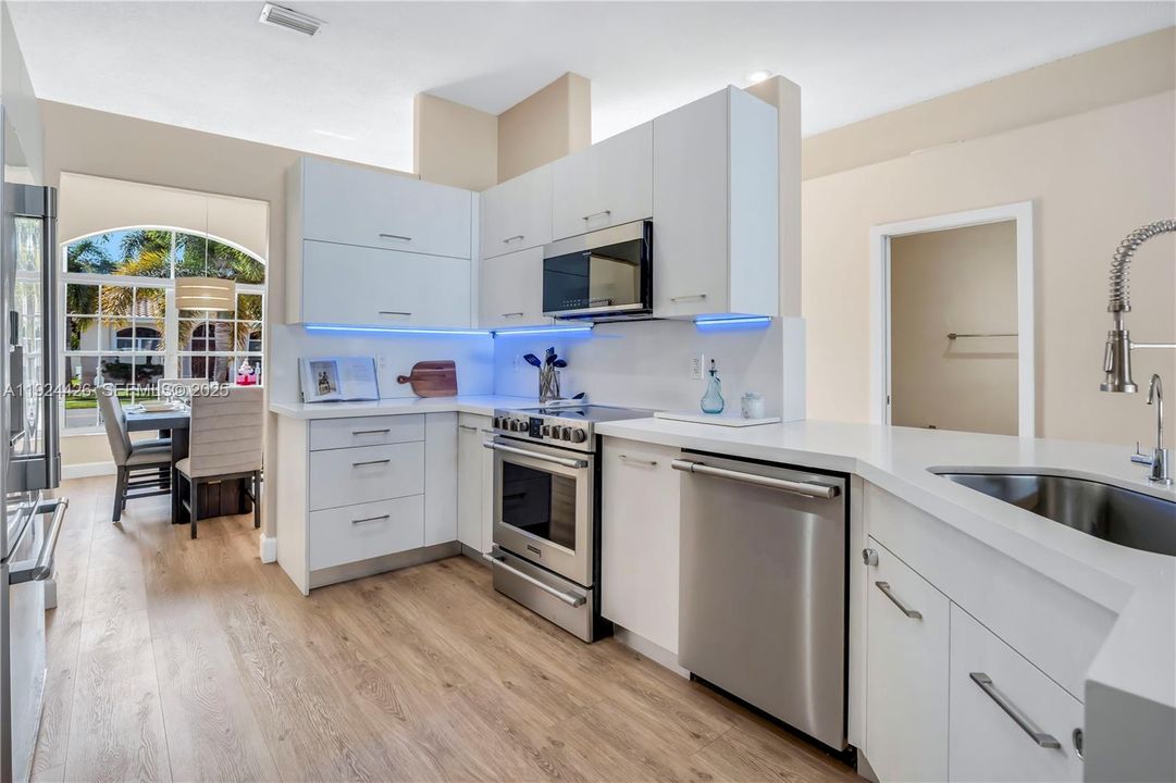 For Sale: $870,000 (4 beds, 2 baths, 2394 Square Feet)