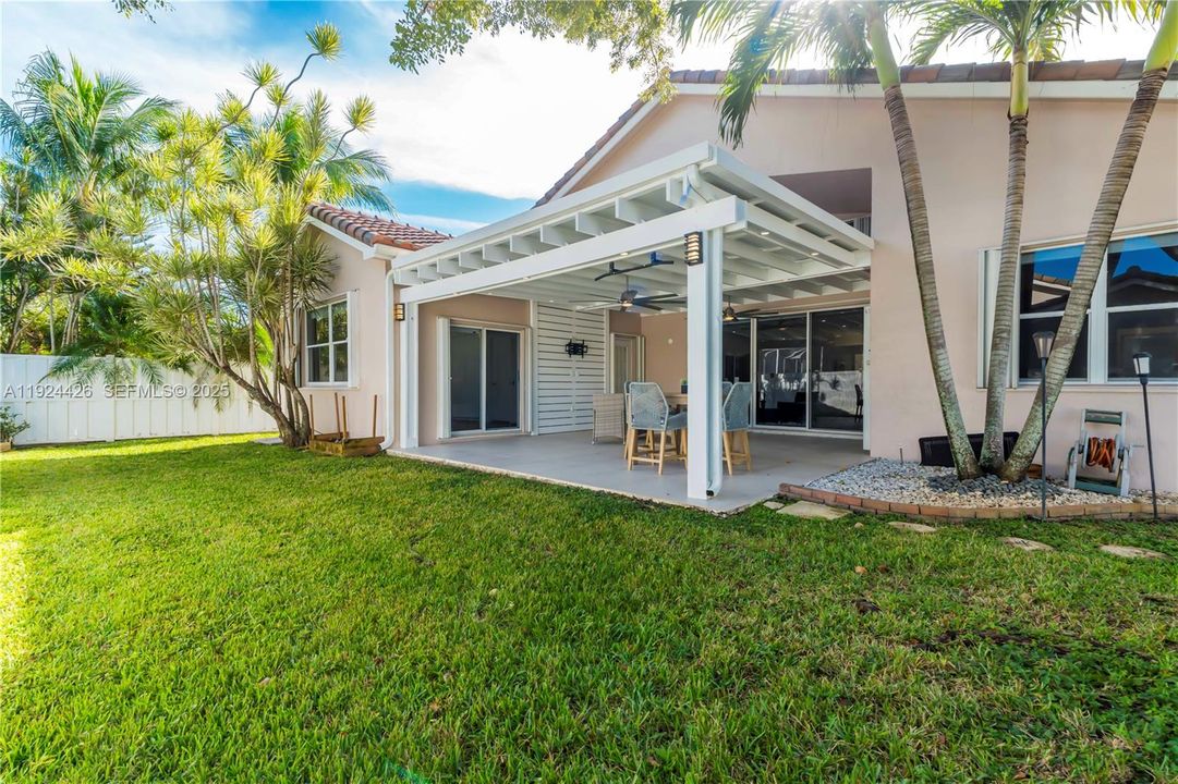 For Sale: $870,000 (4 beds, 2 baths, 2394 Square Feet)