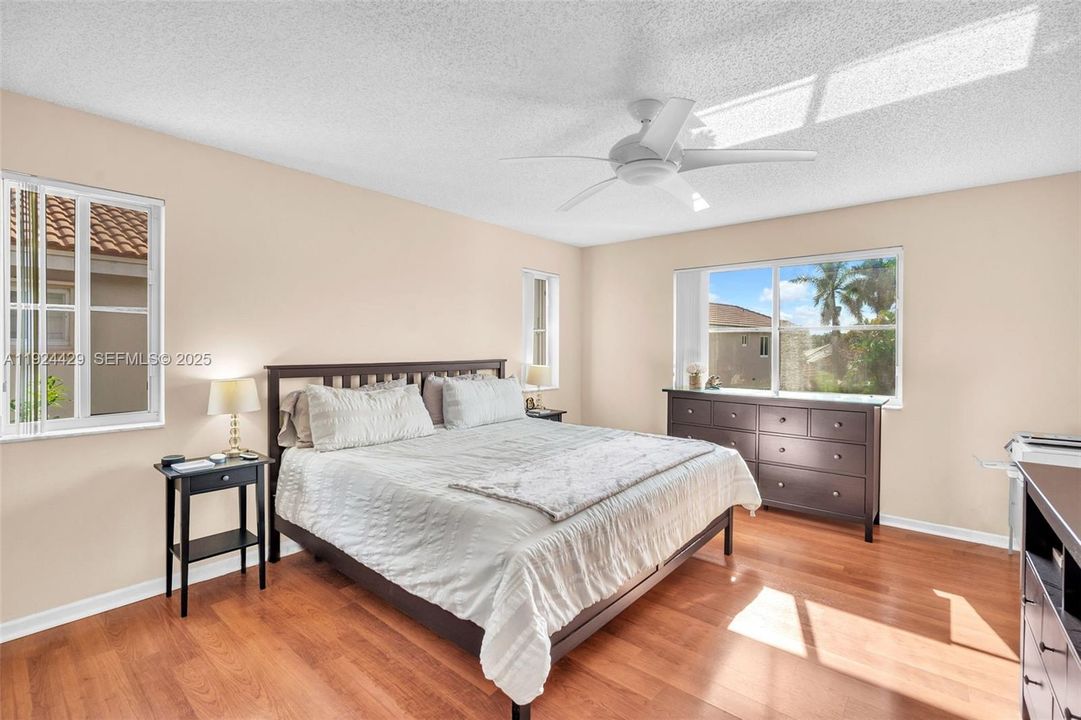 En Renta: $5,200 (5 camas, 3 baños, 2480 Pies cuadrados)