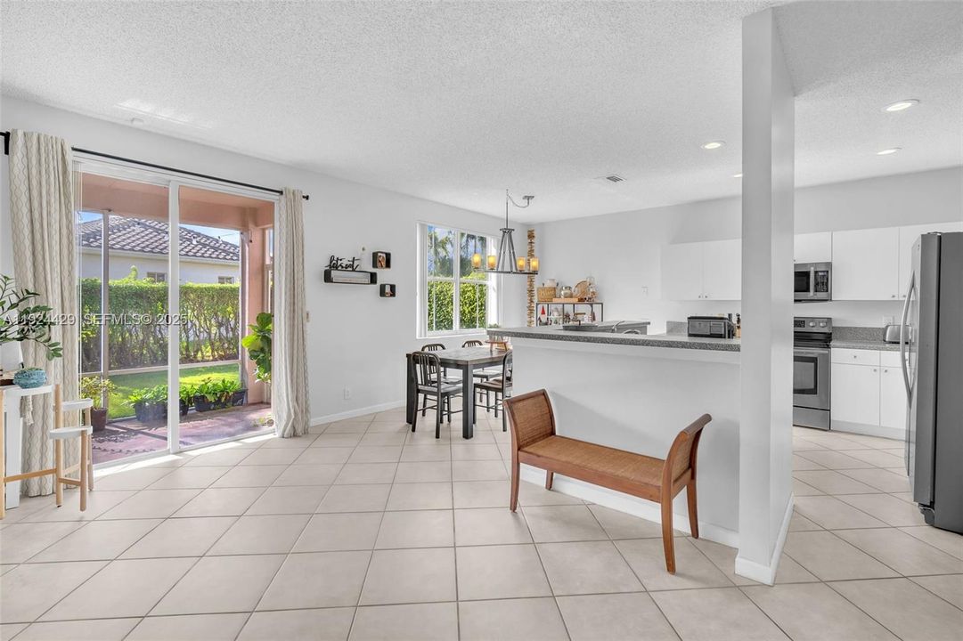 En Renta: $5,200 (5 camas, 3 baños, 2480 Pies cuadrados)