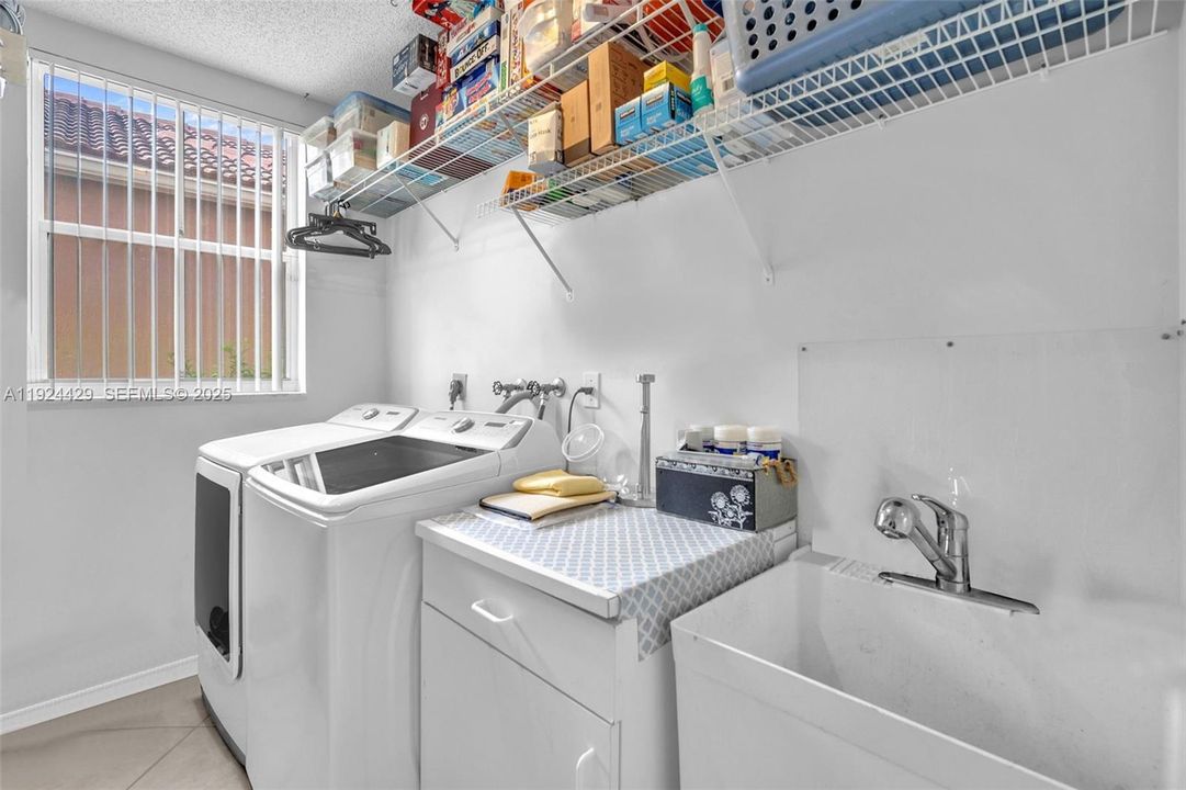 En Renta: $5,200 (5 camas, 3 baños, 2480 Pies cuadrados)