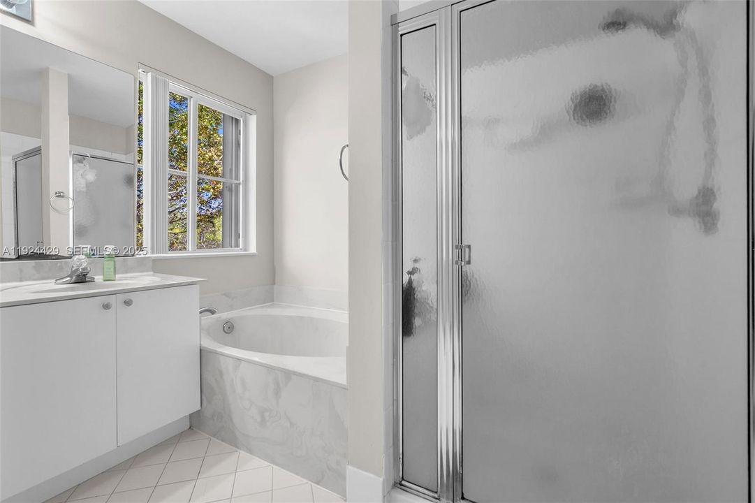 En Renta: $5,200 (5 camas, 3 baños, 2480 Pies cuadrados)