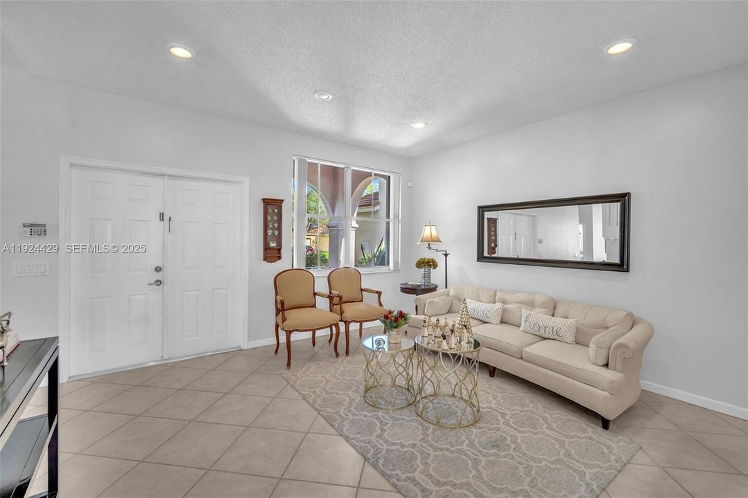 En Renta: $5,200 (5 camas, 3 baños, 2480 Pies cuadrados)