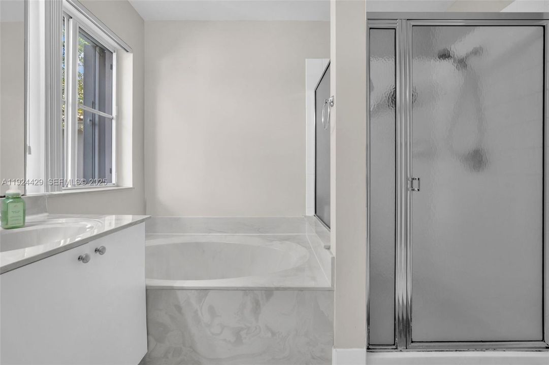 En Renta: $5,200 (5 camas, 3 baños, 2480 Pies cuadrados)