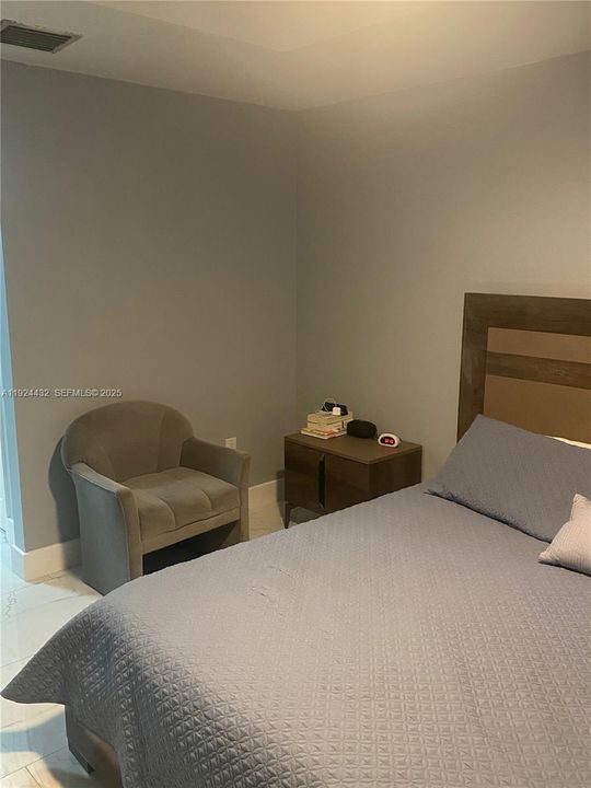 For Rent: $4,150 (3 beds, 2 baths, 1815 Square Feet)