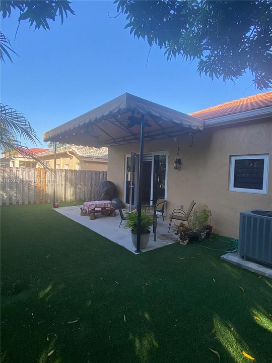 For Rent: $4,150 (3 beds, 2 baths, 1815 Square Feet)