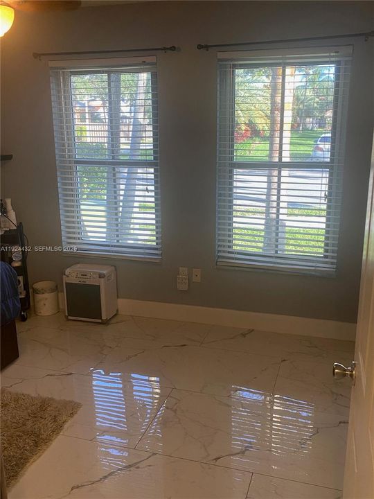 For Rent: $4,150 (3 beds, 2 baths, 1815 Square Feet)