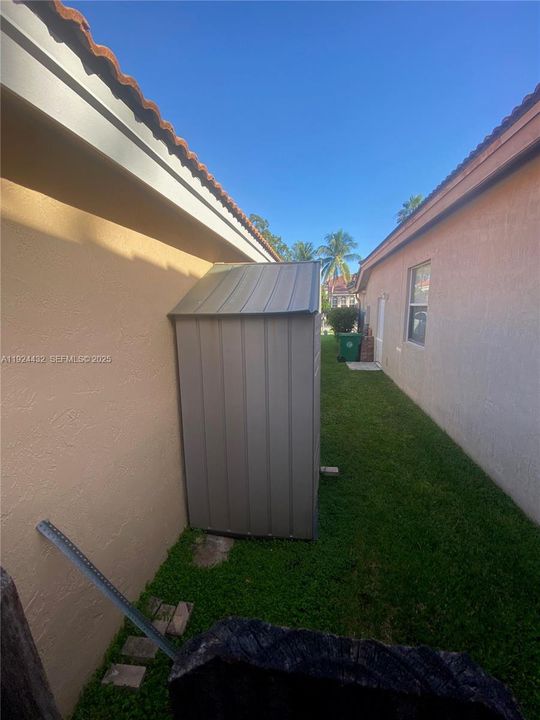 For Rent: $4,150 (3 beds, 2 baths, 1815 Square Feet)