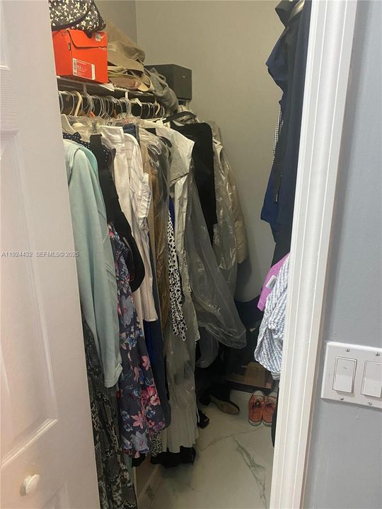 For Rent: $4,150 (3 beds, 2 baths, 1815 Square Feet)