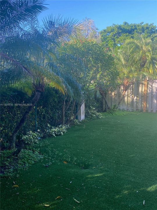 For Rent: $4,150 (3 beds, 2 baths, 1815 Square Feet)