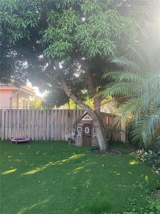 For Rent: $4,150 (3 beds, 2 baths, 1815 Square Feet)