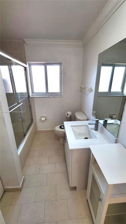 En Renta: $3,300 (4 camas, 3 baños, 1668 Pies cuadrados)