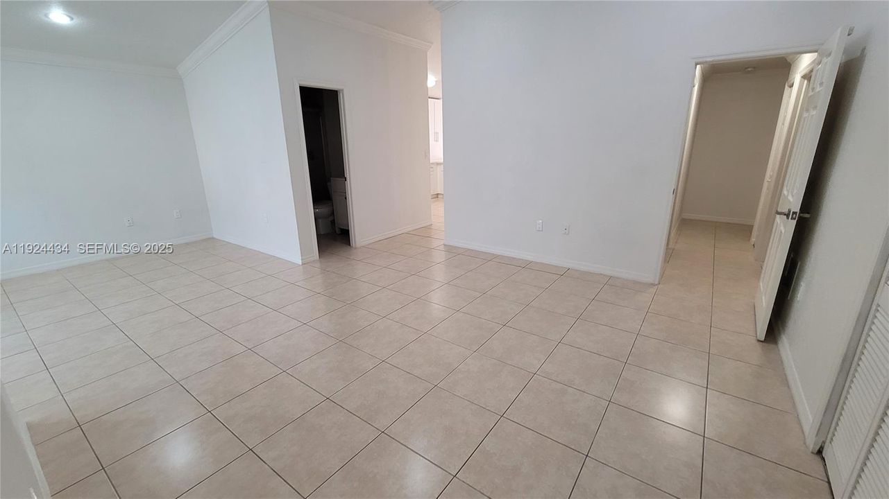 En Renta: $3,300 (4 camas, 3 baños, 1668 Pies cuadrados)