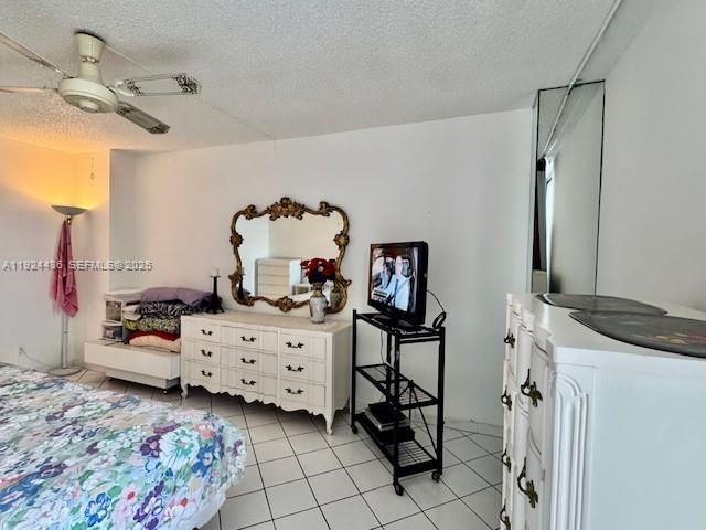 For Sale: $265,000 (1 beds, 1 baths, 1038 Square Feet)