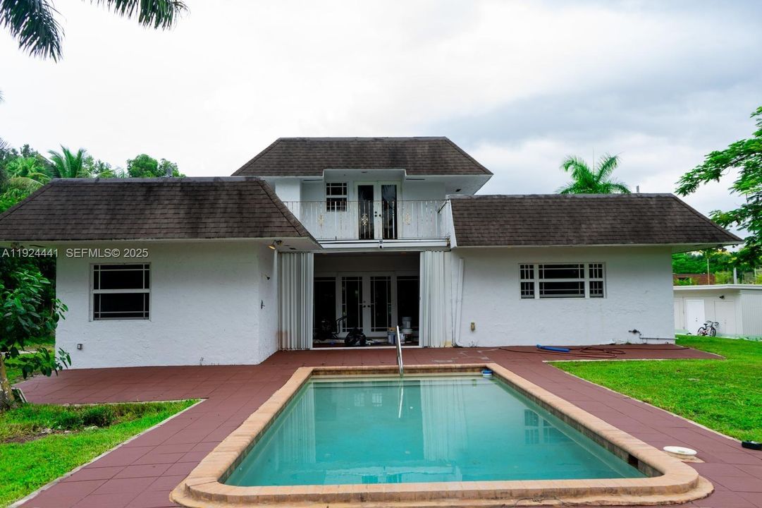 For Rent: $8,950 (4 beds, 3 baths, 2471 Square Feet)