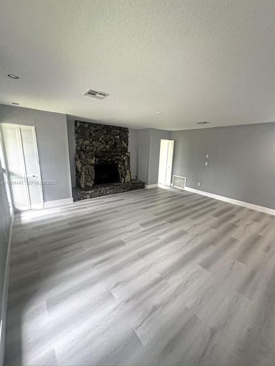 For Rent: $8,950 (4 beds, 3 baths, 2471 Square Feet)