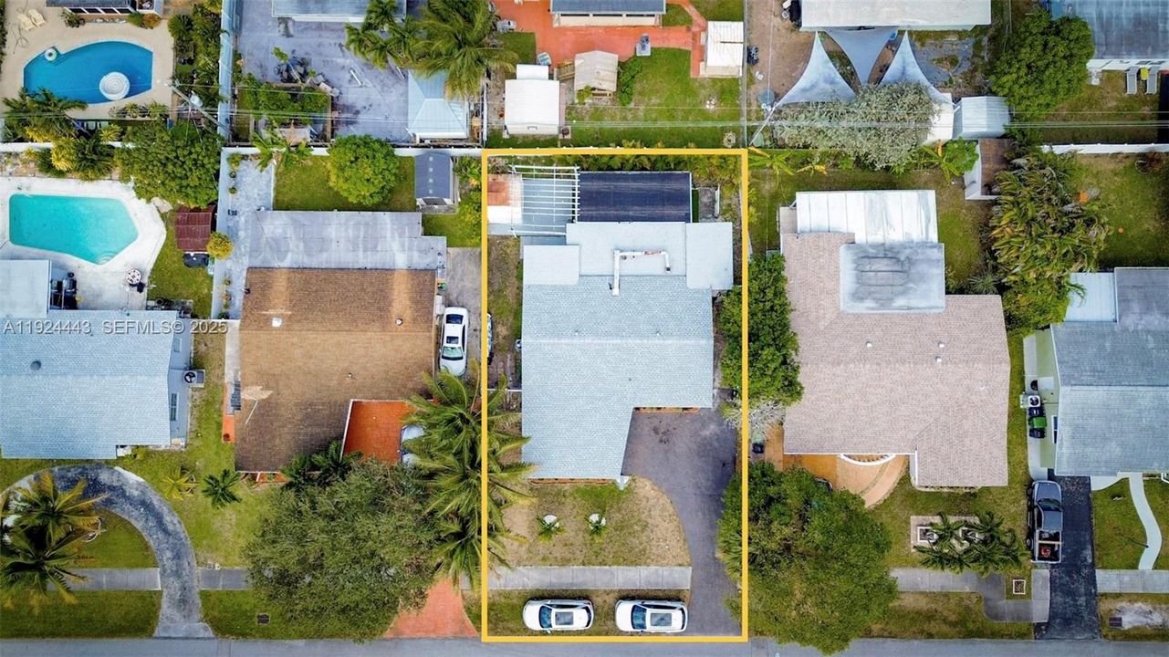 For Sale: $560,000 (3 beds, 2 baths, 1498 Square Feet)