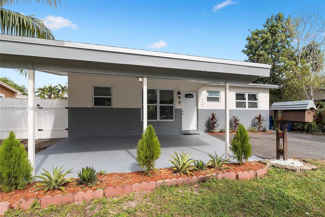 For Sale: $560,000 (3 beds, 2 baths, 1498 Square Feet)