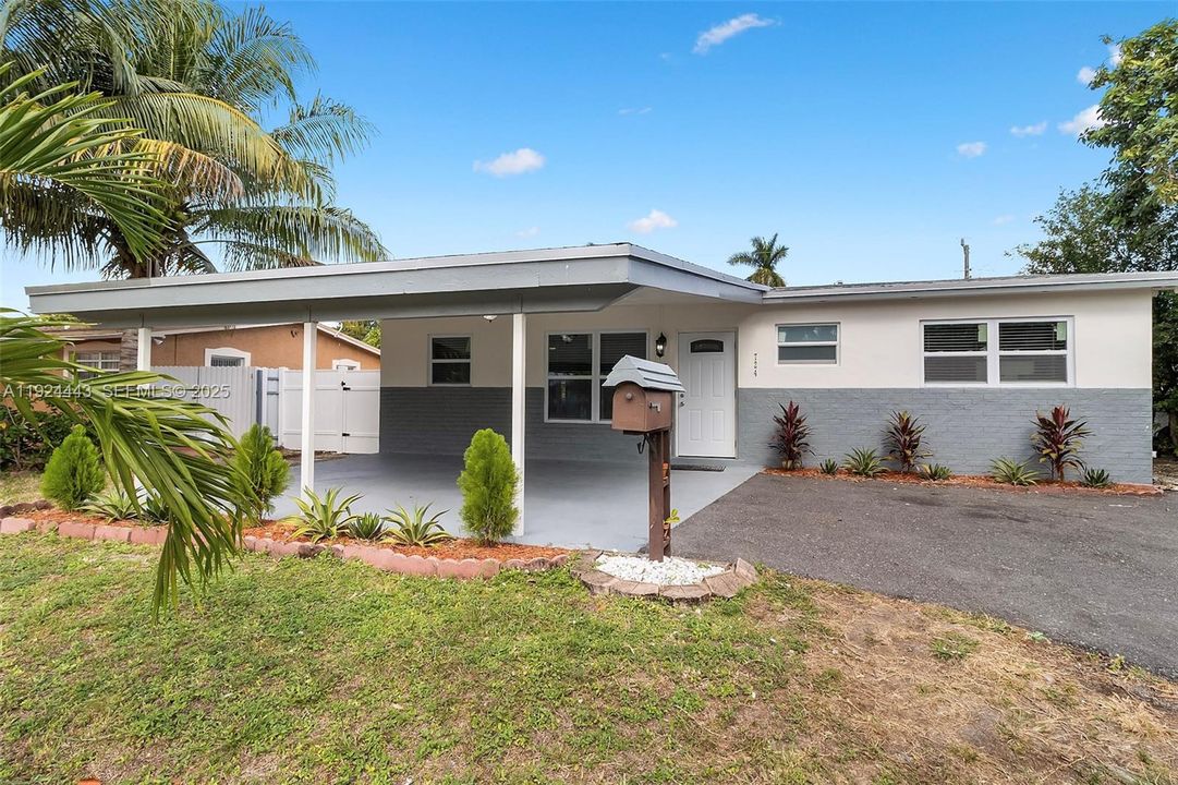 For Sale: $560,000 (3 beds, 2 baths, 1498 Square Feet)