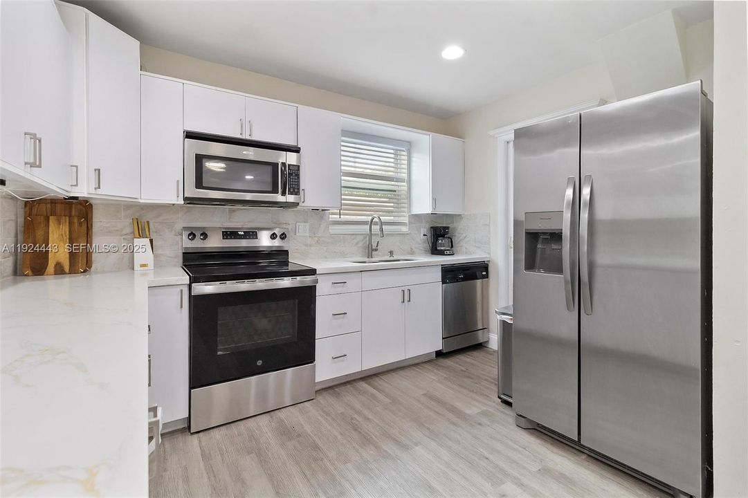 For Sale: $560,000 (3 beds, 2 baths, 1498 Square Feet)