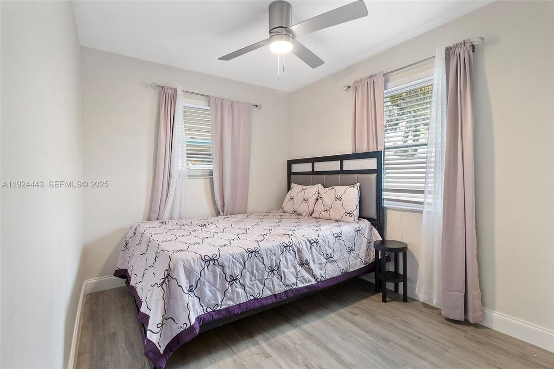 For Sale: $560,000 (3 beds, 2 baths, 1498 Square Feet)