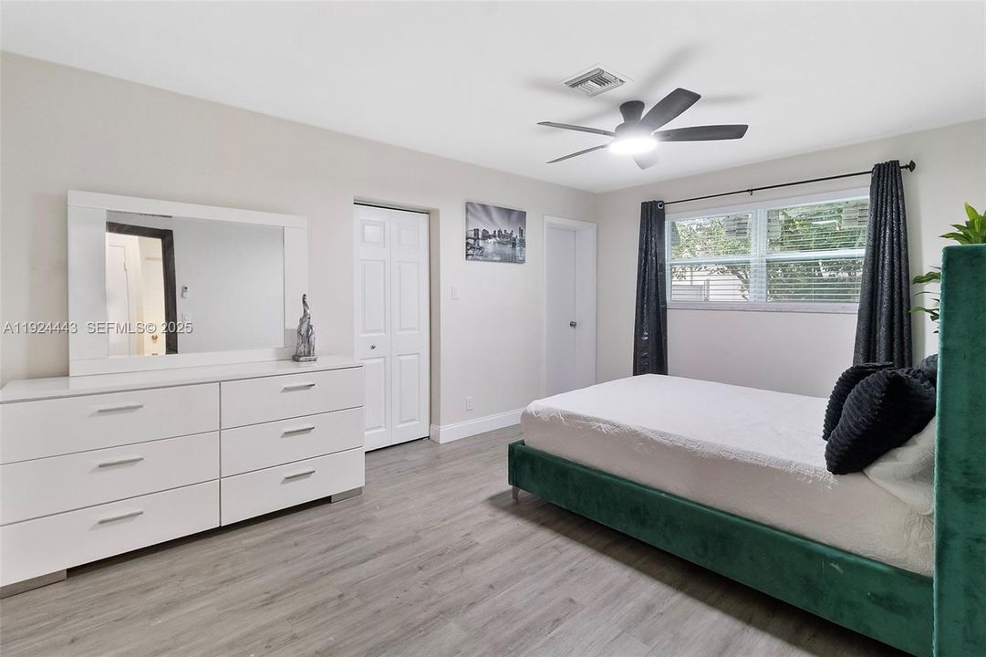 For Sale: $560,000 (3 beds, 2 baths, 1498 Square Feet)