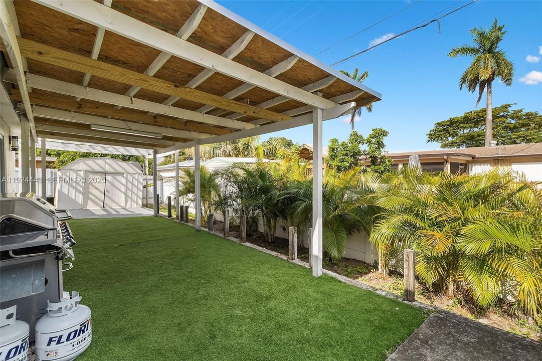 For Sale: $560,000 (3 beds, 2 baths, 1498 Square Feet)