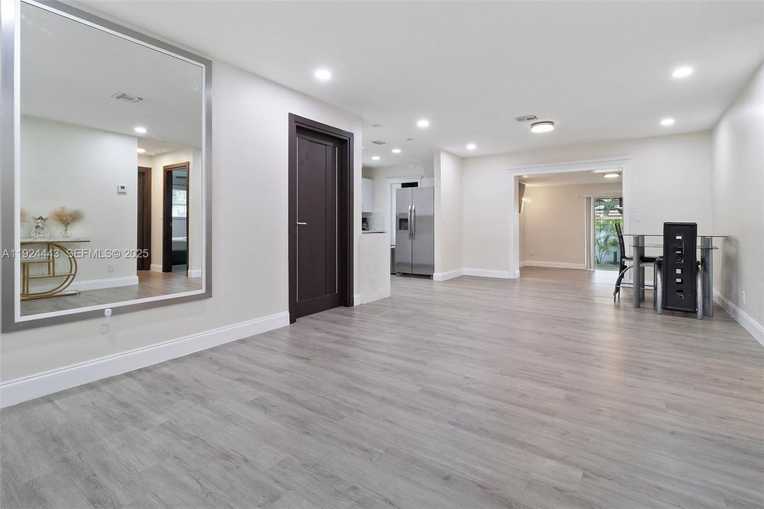 For Sale: $560,000 (3 beds, 2 baths, 1498 Square Feet)