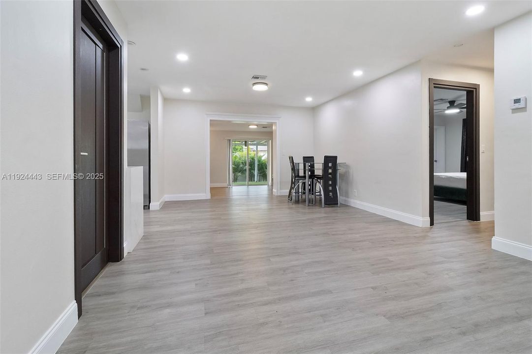 For Sale: $560,000 (3 beds, 2 baths, 1498 Square Feet)