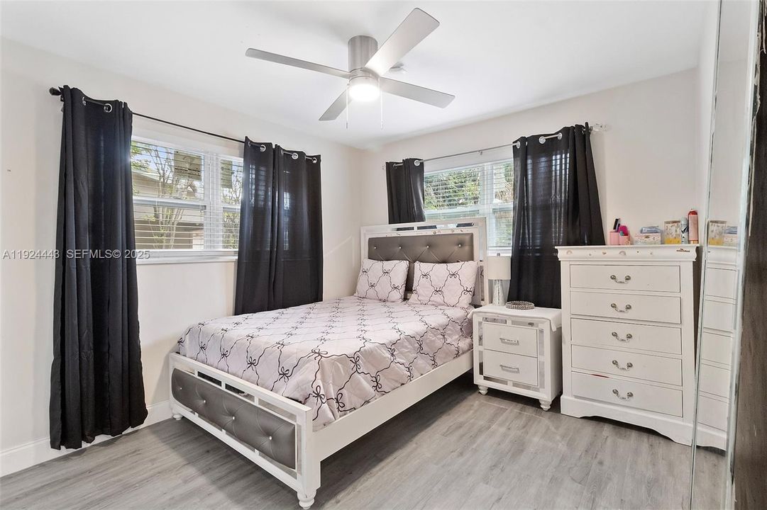 For Sale: $560,000 (3 beds, 2 baths, 1498 Square Feet)