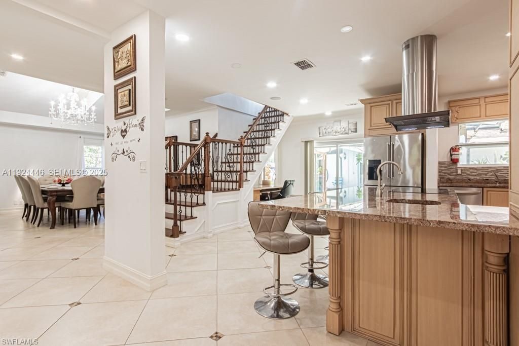 For Sale: $1,650,000 (6 beds, 5 baths, 0 Square Feet)