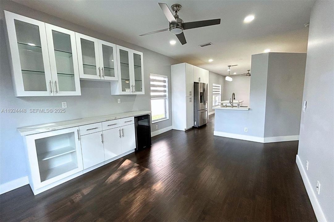 For Rent: $3,400 (3 beds, 2 baths, 1509 Square Feet)