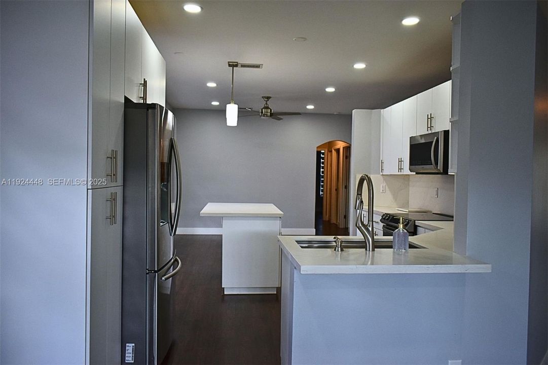 For Rent: $3,400 (3 beds, 2 baths, 1509 Square Feet)