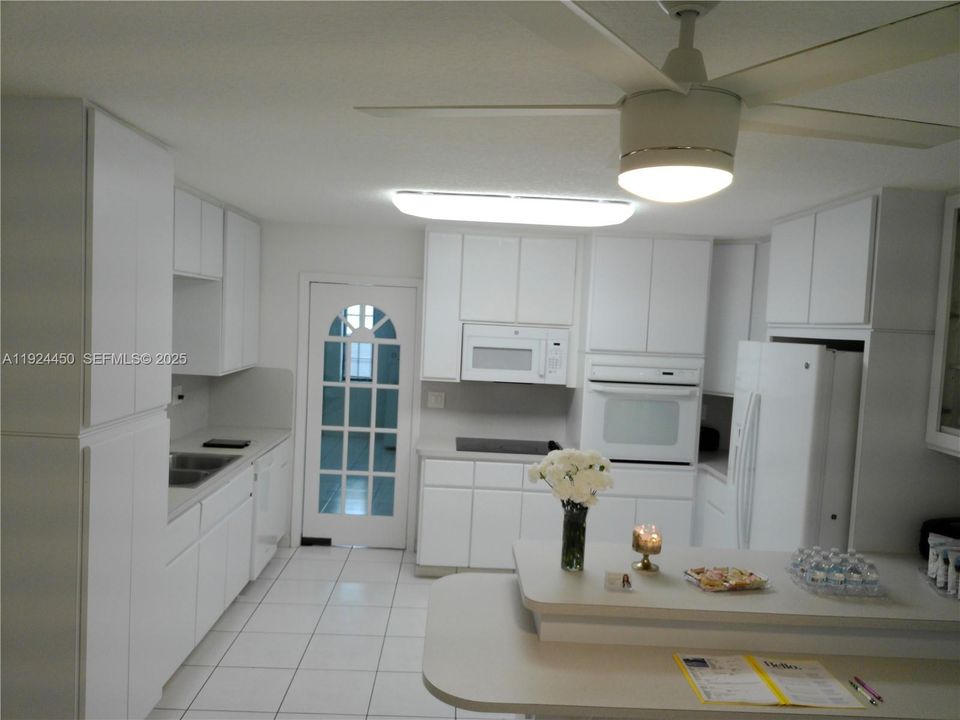 待售: $869,999 (5 贝兹, 4 浴室, 2529 平方英尺)