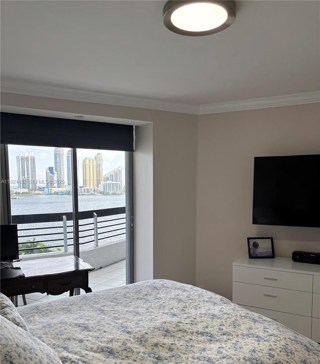 待售: $569,000 (2 贝兹, 2 浴室, 1181 平方英尺)