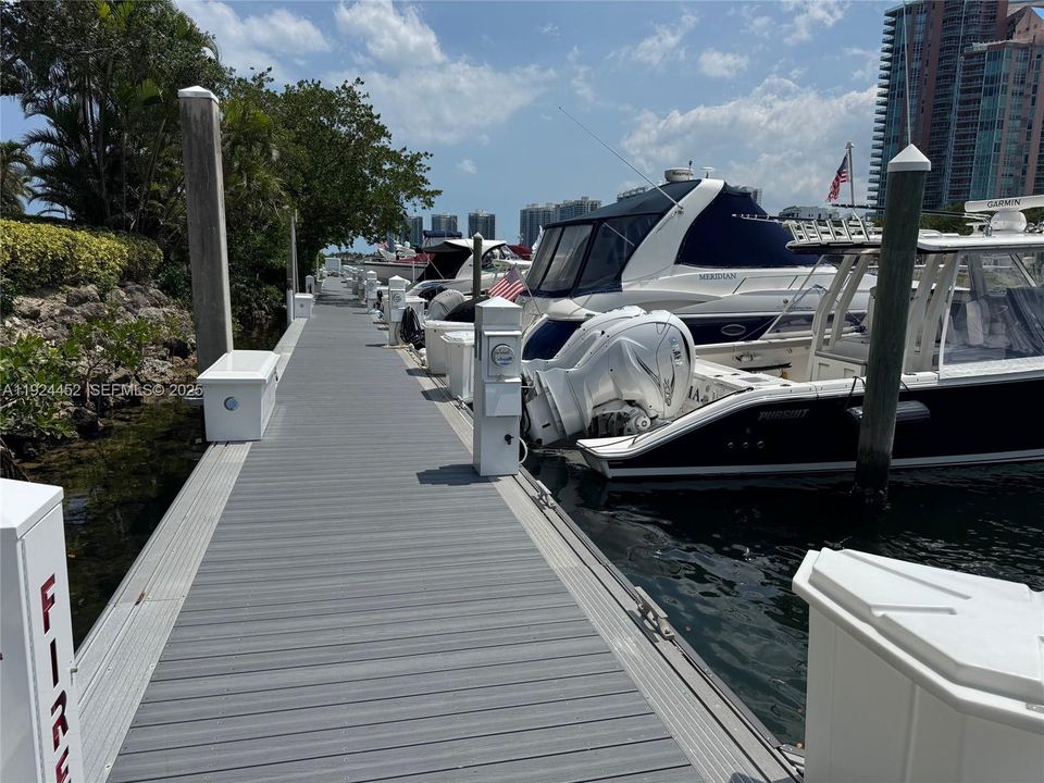 待售: $569,000 (2 贝兹, 2 浴室, 1181 平方英尺)