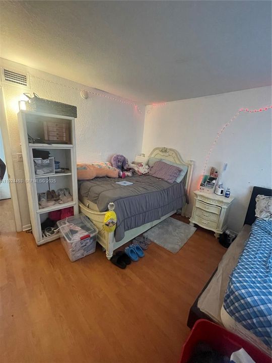 В аренду: $1,750 (2 спален, 1 ванн, 938 Квадратных фут)