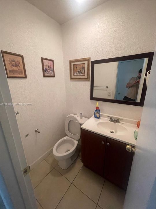 В аренду: $1,750 (2 спален, 1 ванн, 938 Квадратных фут)