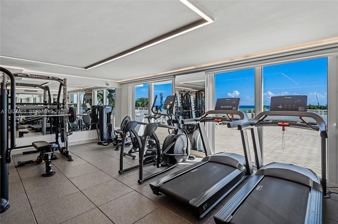 For Sale: $1,199,000 (3 beds, 2 baths, 656 Square Feet)